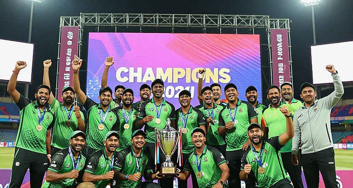রাজশাহীর ভোরের রেডিও থেকে দোহা: যেখানে স্কোরকার্ড থামে, সেখান থেকেই শুরু হয় আসল গল্প