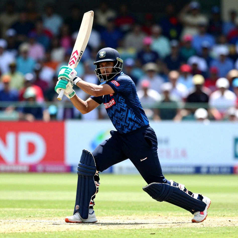 The Silence of the Middle Overs: Bangladesh's Tempo Accounting in Tournament Cricket The Silence of the Middle Overs: Bangladesh's Tempo Accounting in Tournament Cricket