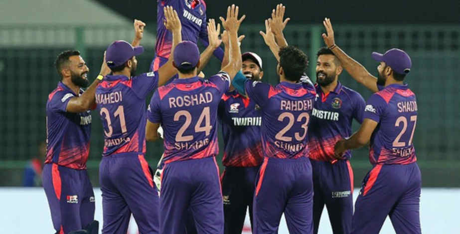 Blockchain and Cricket Data Integrity: Lessons from the Silent Failure of an Analytical Pipeline Blockchain and Cricket Data Integrity: Lessons from the Silent Failure of an Analytical Pipeline